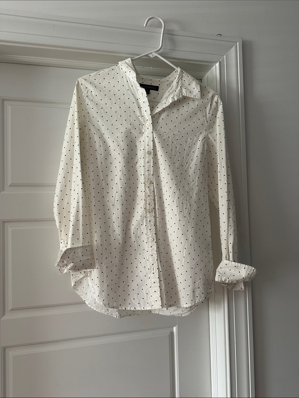Banana Republic White Button-Down Shirt with Black Polka Dots
